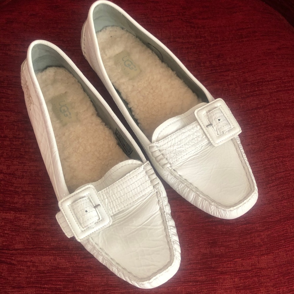 UGG 9.5 white patent leather driving loafer